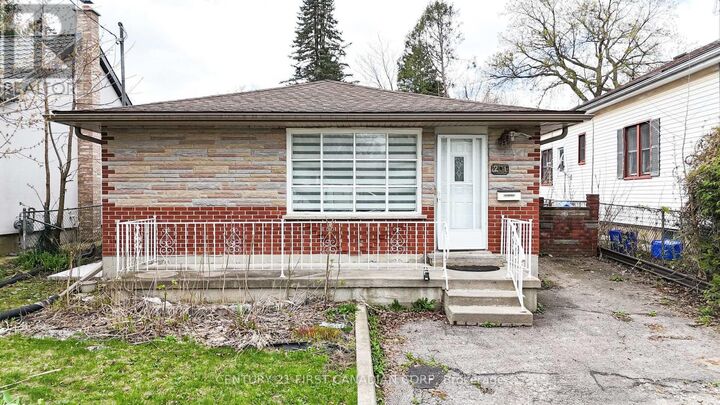 Property Photo:  201 Emerson Avenue  ON N5Z 3L5 