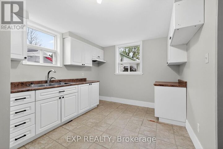 Property Photo:  1210-1212 Bedford Street  ON K6J 4G5 