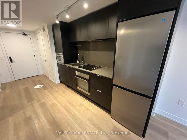Property Photo:  1 Jarvis Street 528  ON L8R 3J2 