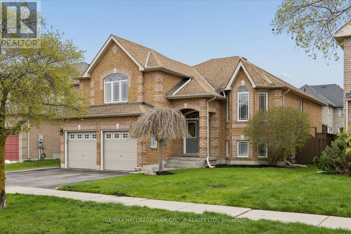 Property Photo: 74 Wrendale Crescent ON L4P 4C7
