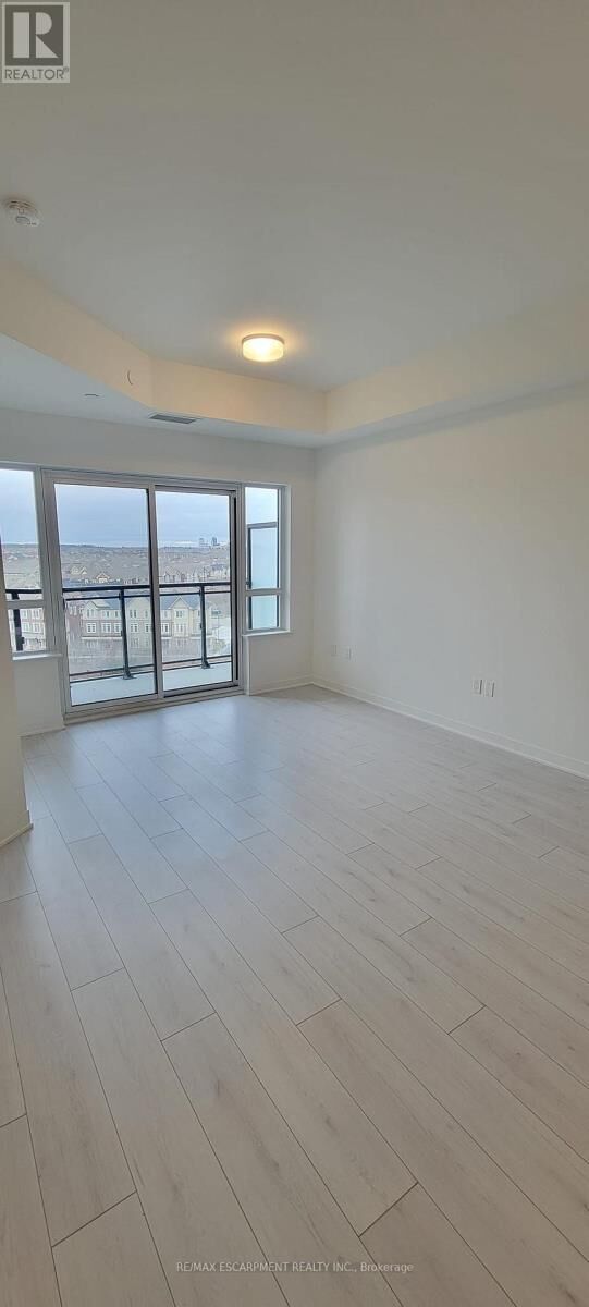Property Photo:  395 Dundas Street West 734  ON L6M 4M2 