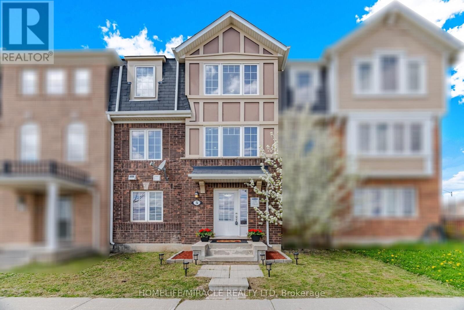 Property Photo:  5 Veterans Drive  ON L7A 0T8 