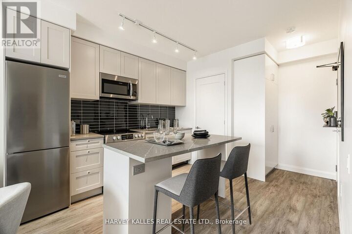 Property Photo:  71 Redpath Avenue 809  ON M4S 0E1 