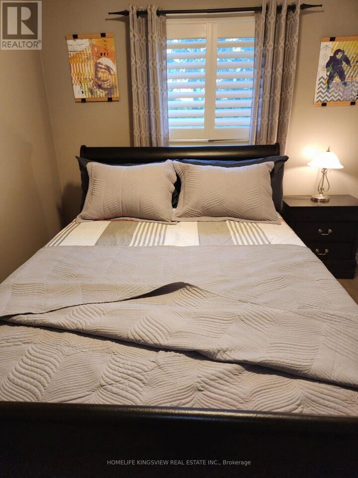 Property Photo:  192 Sundew Drive  ON L4N 9Z3 