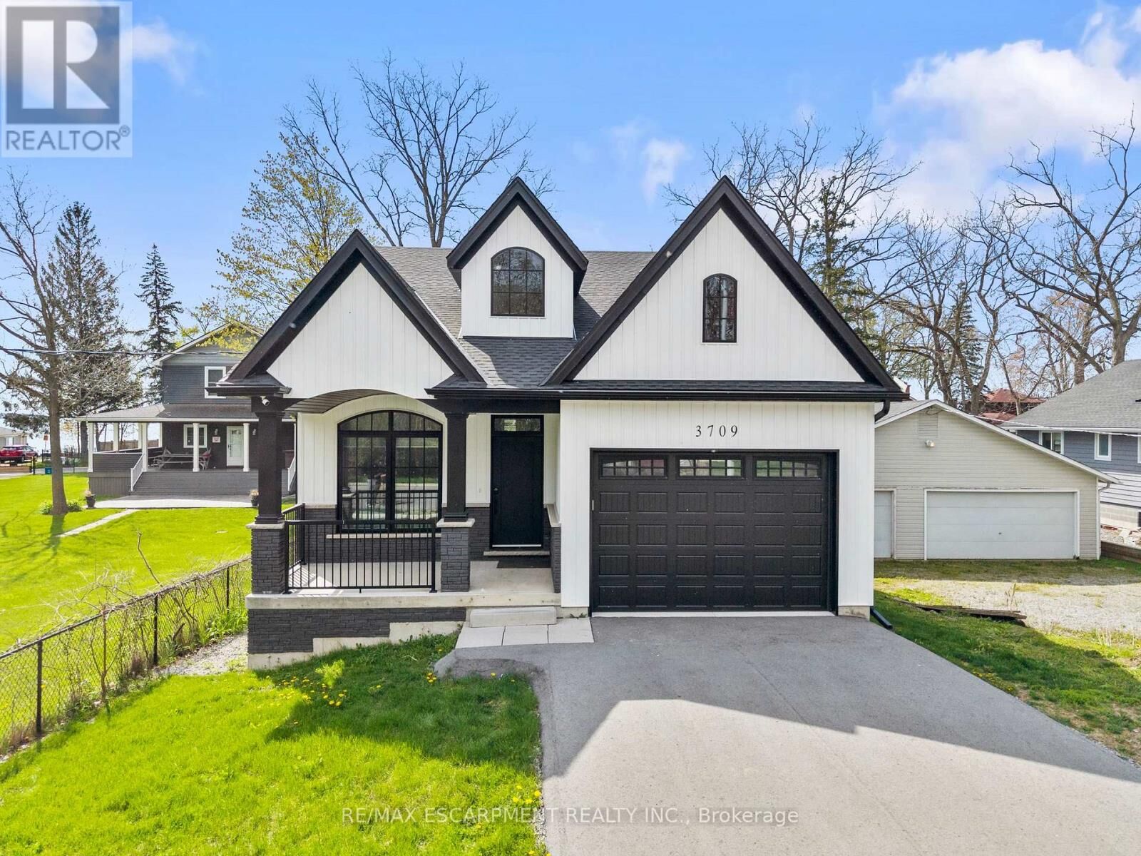 Property Photo: 3709 Ryan Avenue ON L0S 1B0