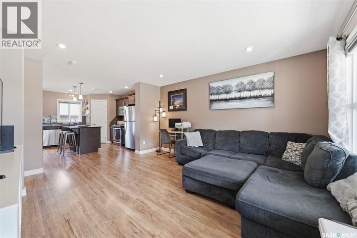 Property Photo:  424 Maningas Bend  SK S7W 0V6 