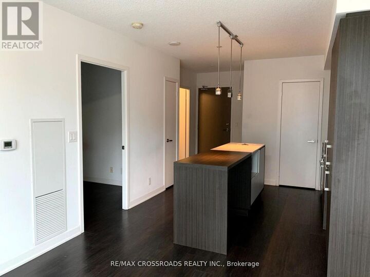 Property Photo:  100 Harbour Street 1809  ON M5J 2T5 