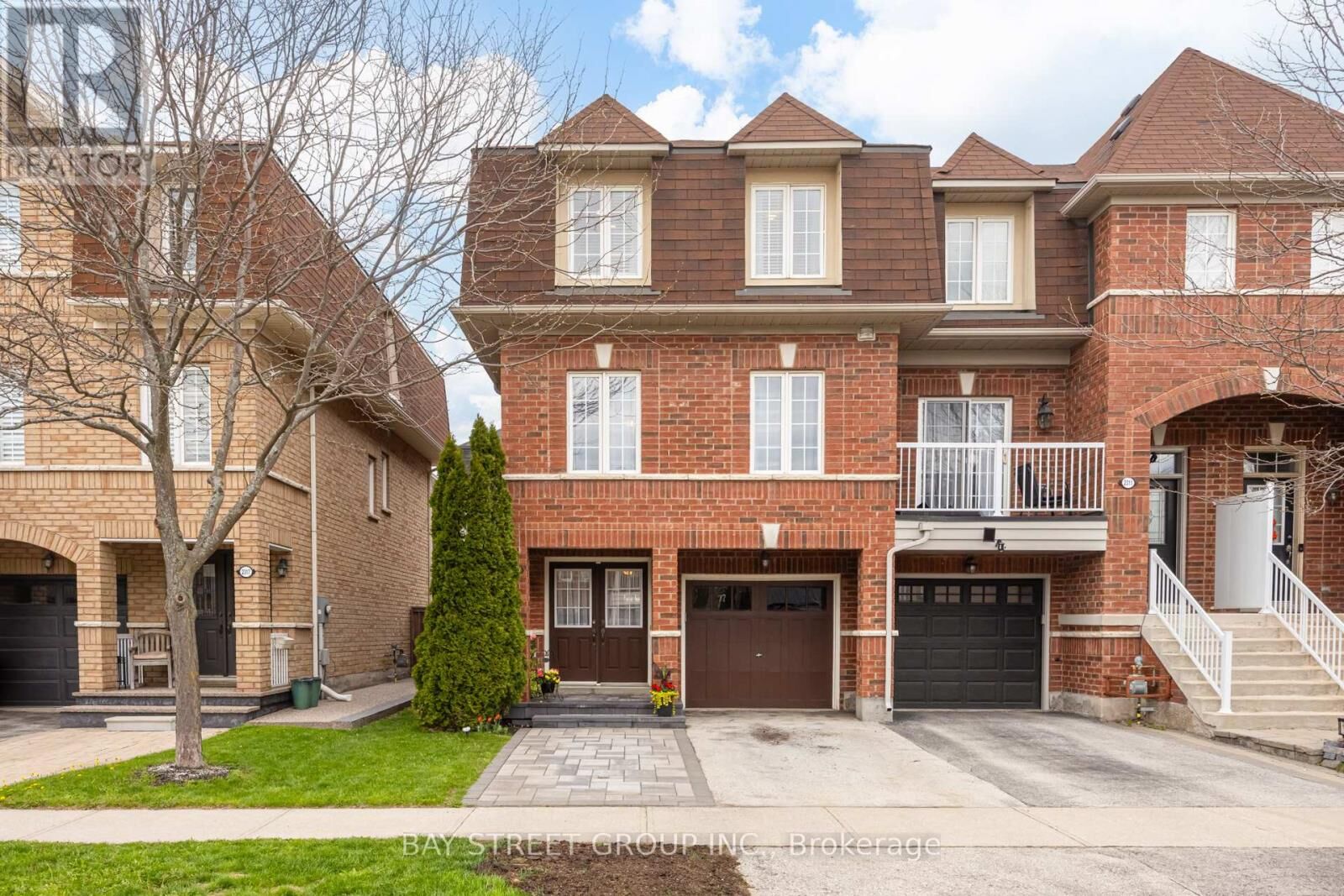 Property Photo:  2313 Saddlecreek Crescent  ON L6M 5J6 