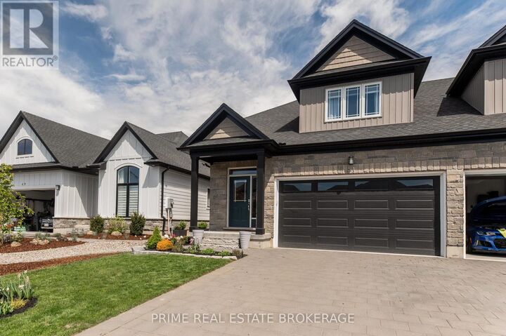 Property Photo: 51 Compass Trail ON L5G 4T8