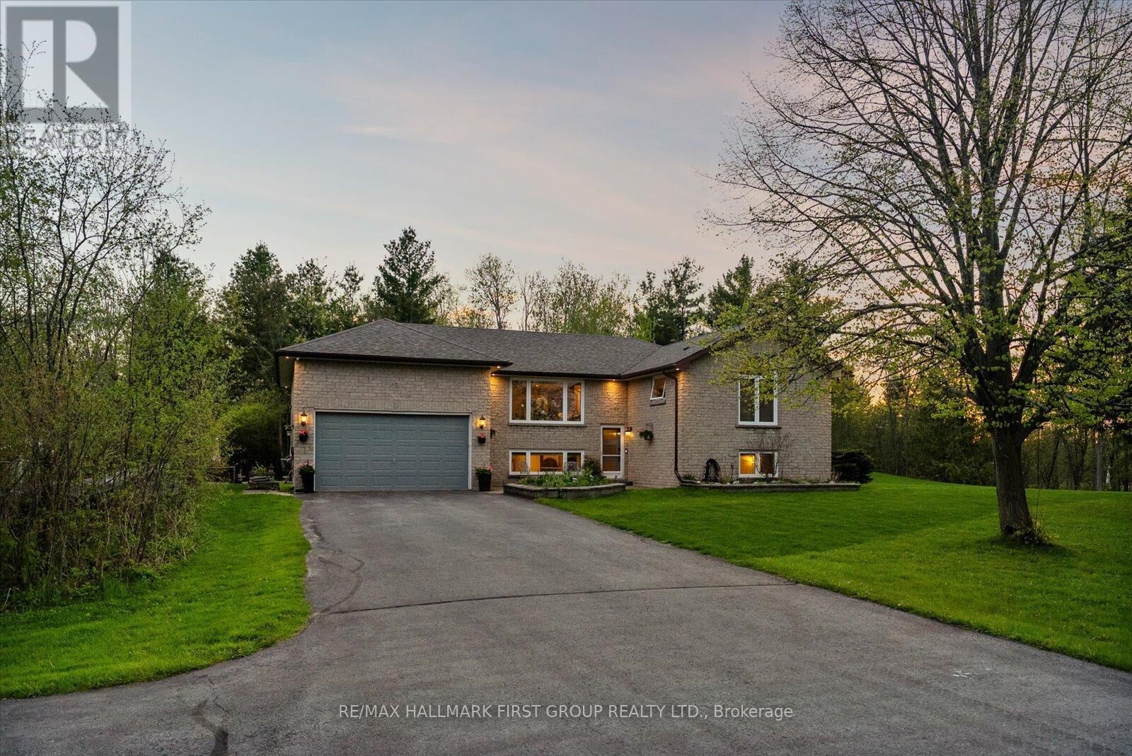 Property Photo:  2720 Castle Hill Drive  ON K9A 0M3 