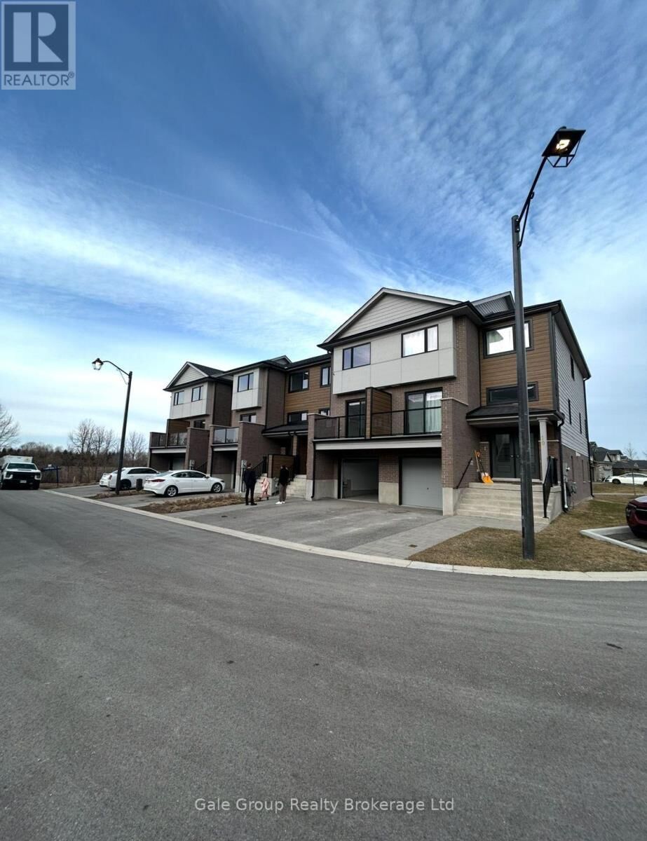 Property Photo:  182-7 Bridge Crescent Main/Upper  ON N0G 2P0 