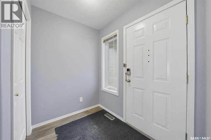 Property Photo:  31 425 Bayfield Crescent  SK S7V 1E6 