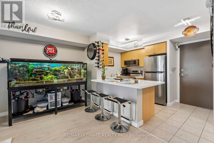 Property Photo: 35 Saranac Boulevard 308 ON M6A 2G4