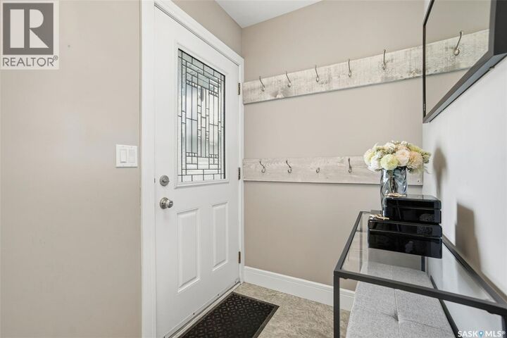 Property Photo:  346 Dickson Crescent  SK S7T 0T8 