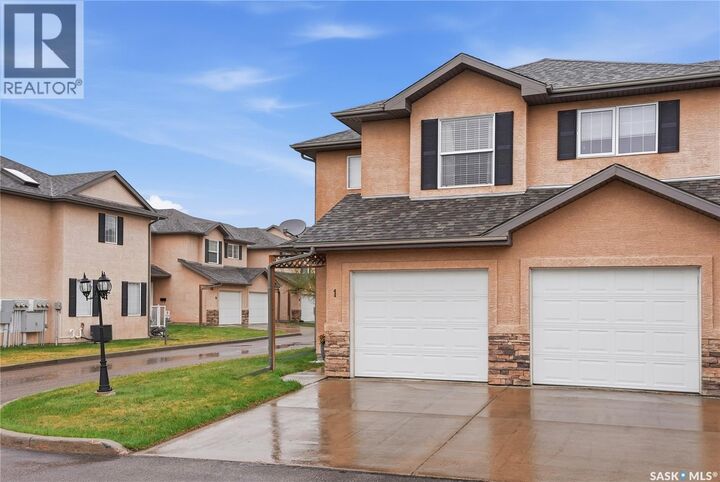 Property Photo:  1 118 Pawlychenko Lane  SK S7V 1K1 