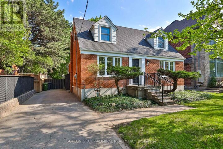 Property Photo:  81 Yorkview Drive  ON M2R 1J9 