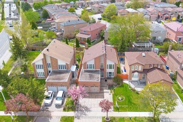 Property Photo:  4 Townley Avenue  ON L3S 1C9 