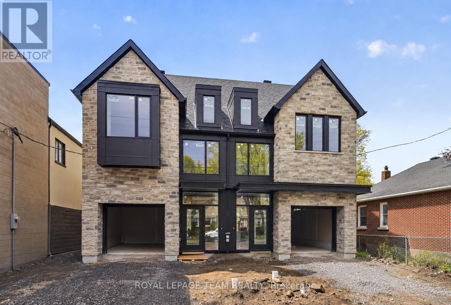 Property Photo:  608 Tweedsmuir Avenue A  ON K1Z 5P3 