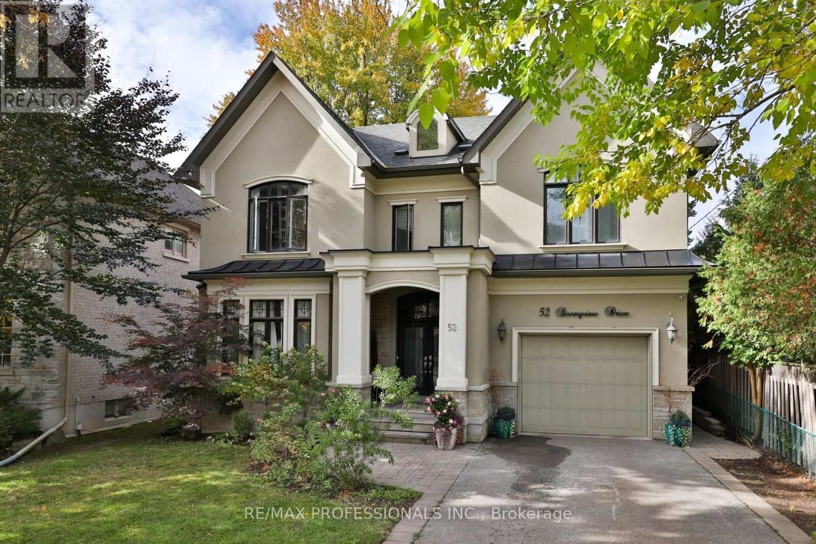 Property Photo:  52 Bonnyview Drive  ON M8Y 3G6 
