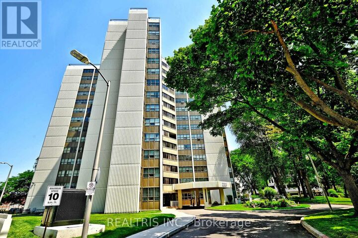 Property Photo: 2323 Confederation Parkway 807 ON L5B 1R6