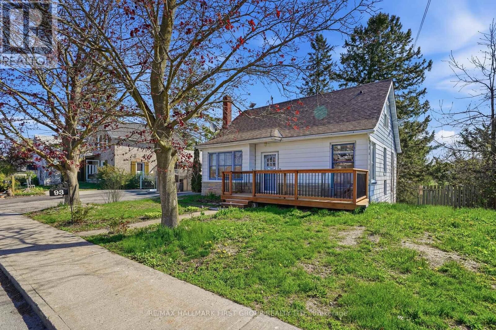 Property Photo:  93 John Street  ON K0K 3E0 