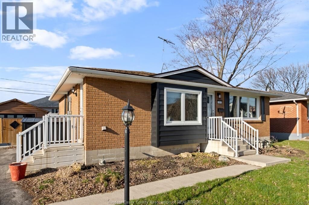 Property Photo:  220 Victory  ON N9J 1V6 