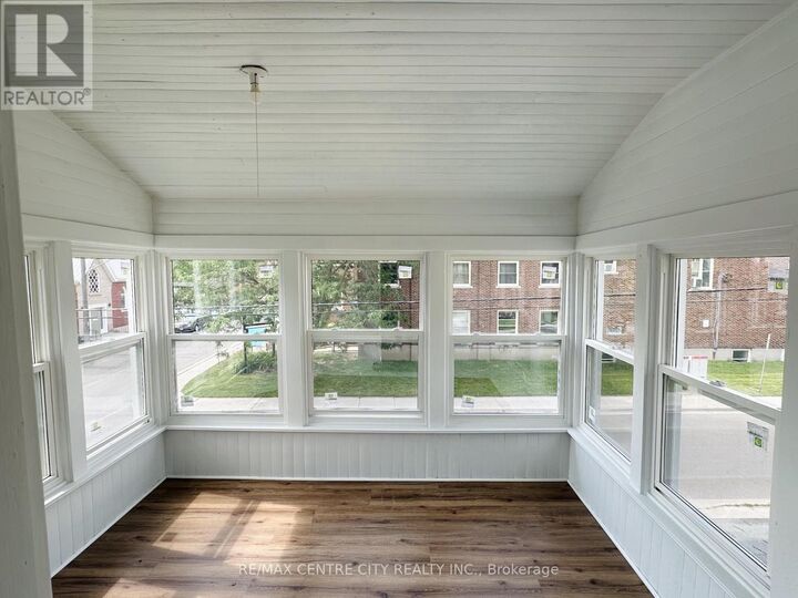 Property Photo:  81 Curtis Street 3  ON N5P 1H9 