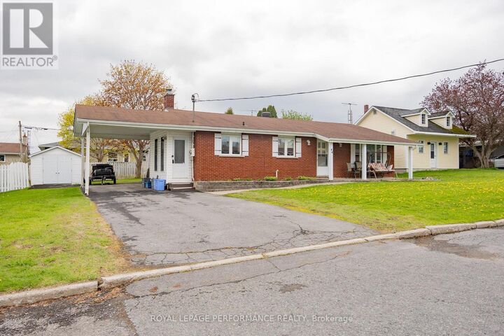 Property Photo: 44 Victoria Street West ON K0C 1A0