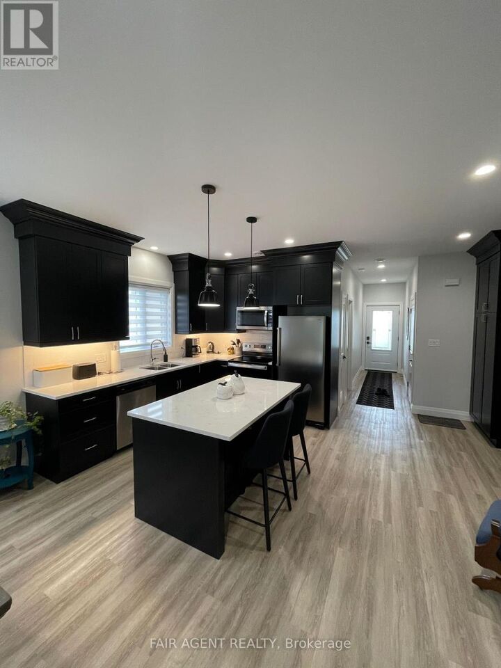Property Photo:  255 Albert Street 2  ON N0G 1H0 