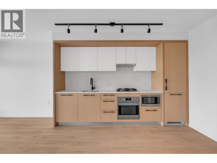 Property Photo:  2729 Kingsway 7xx  BC V5R 0M6 
