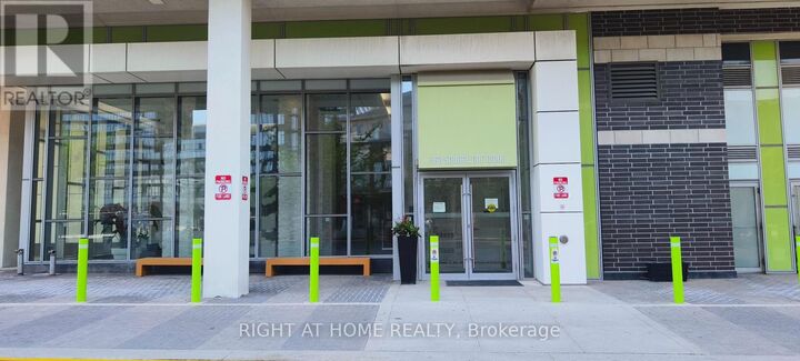 Property Photo: 360 Square One Drive 912 ON L5B 0E6