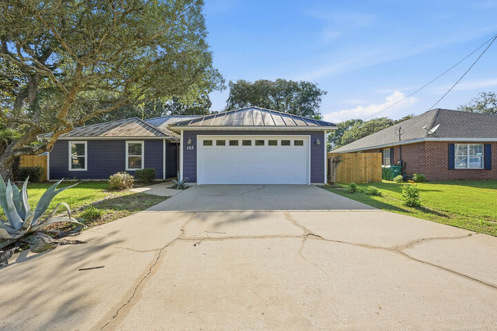 Property Photo:  103 Point Comfort Road  FL 32569 