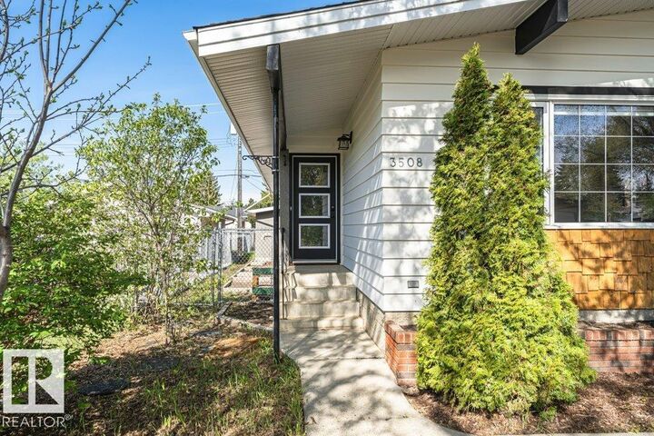 Property Photo:  3508 113B Street NW  AB T6J 1L5 