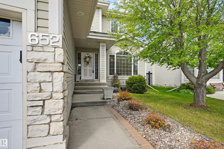 Property Photo:  652 Henderson Street NW  AB T6R 2R8 