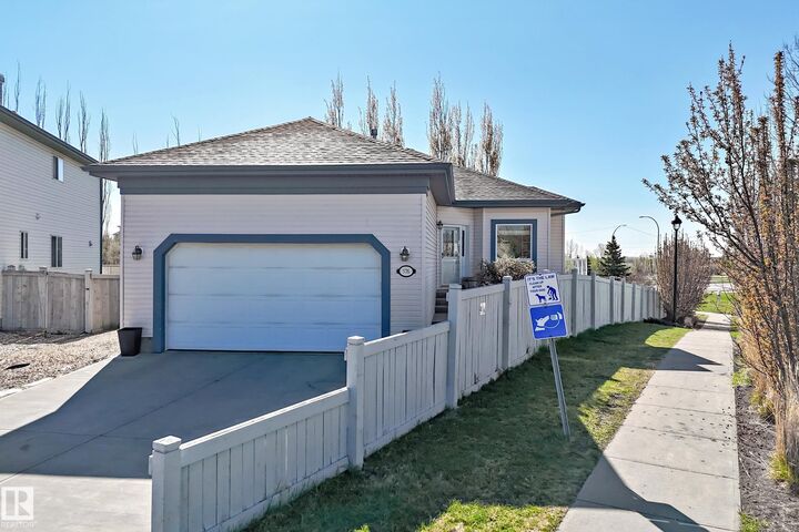 Property Photo:  576 Glenwright Crescent NW  AB T5P 4E6 