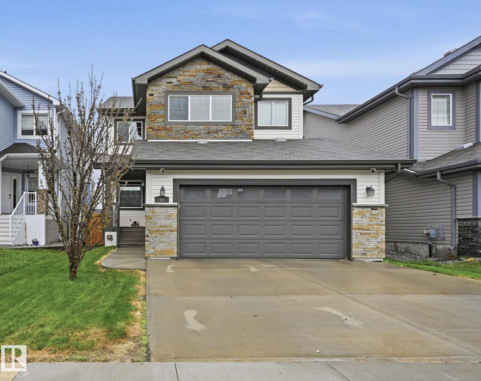Property Photo:  49 Navajo Ln  AB T8L 0K6 