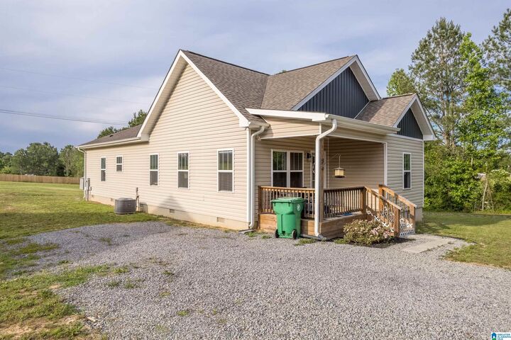 Property Photo: 89 County Road 1724 AL 35083