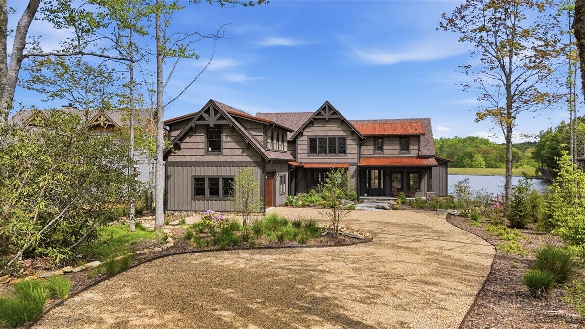 Property Photo:  903 Summer Day Drive  NC 28605 