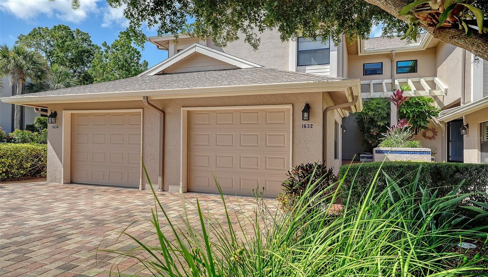 Property Photo: 1632 Starling Drive 101 FL 34231