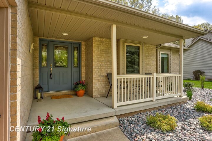 Property Photo:  2368 Durham Drive  MI 48609 
