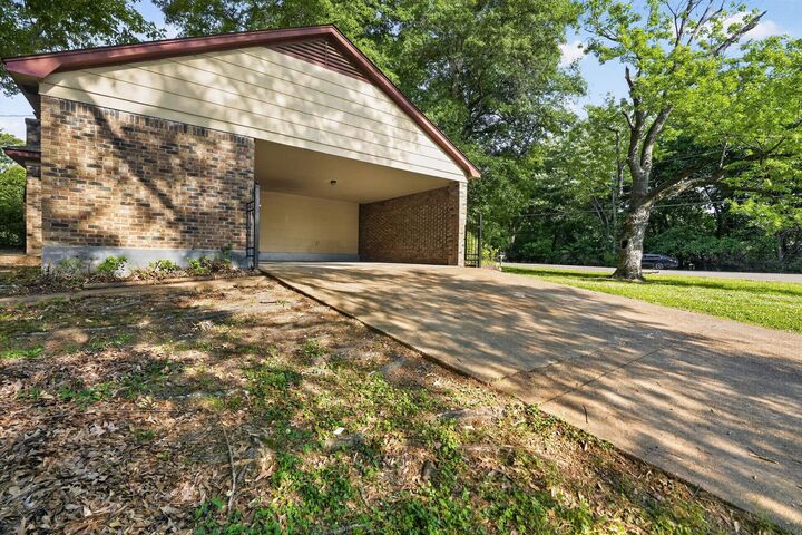 Property Photo:  2015 E Holmes Rd  TN 38116 