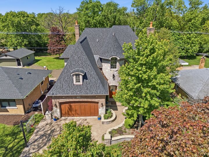 Property Photo: 718 S Fairview Avenue IL 60126