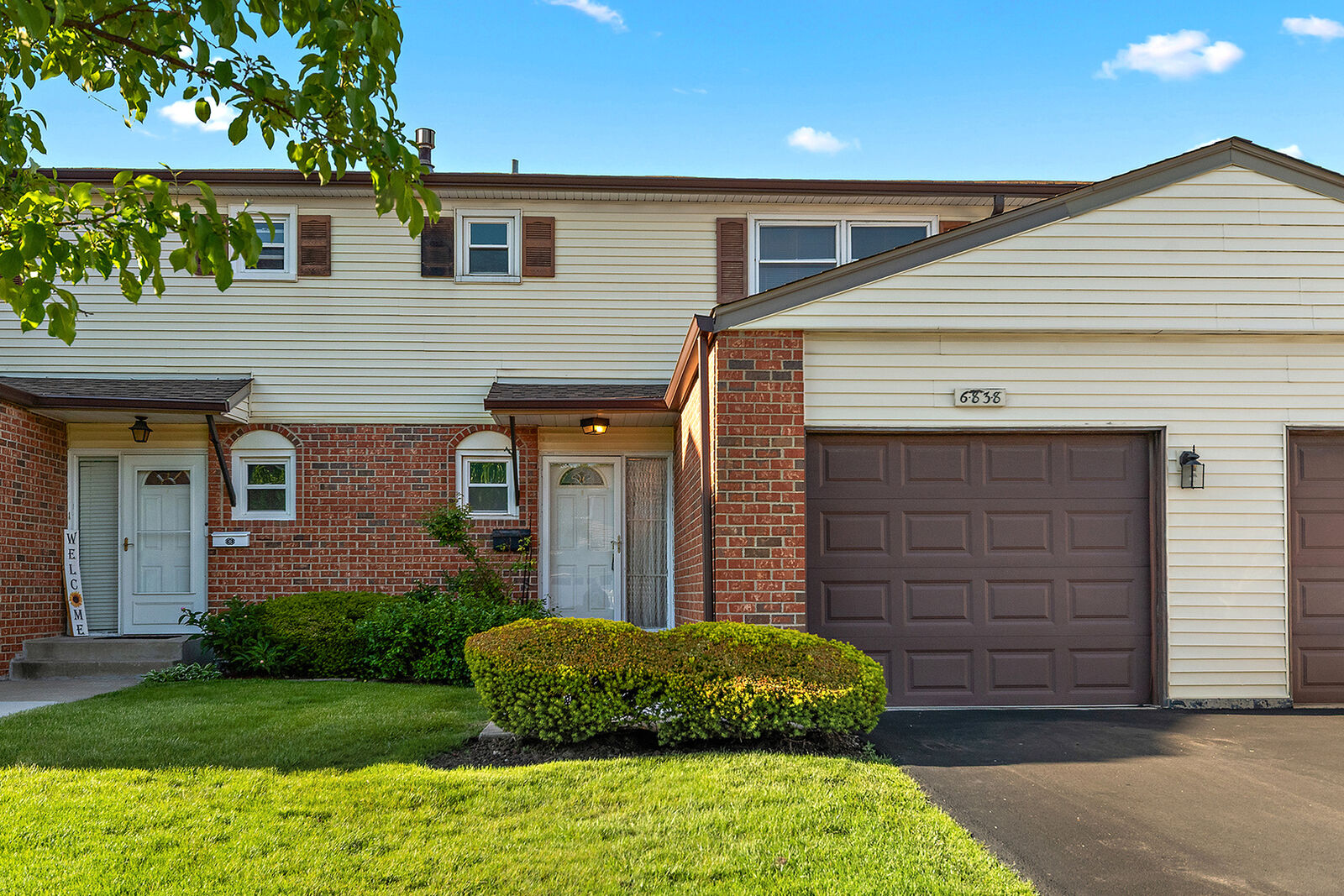 Property Photo:  6838 Winston Drive  IL 60477 