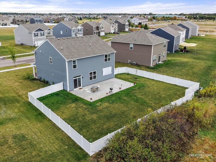 Property Photo:  2721 Berrywood Lane  IL 60560 