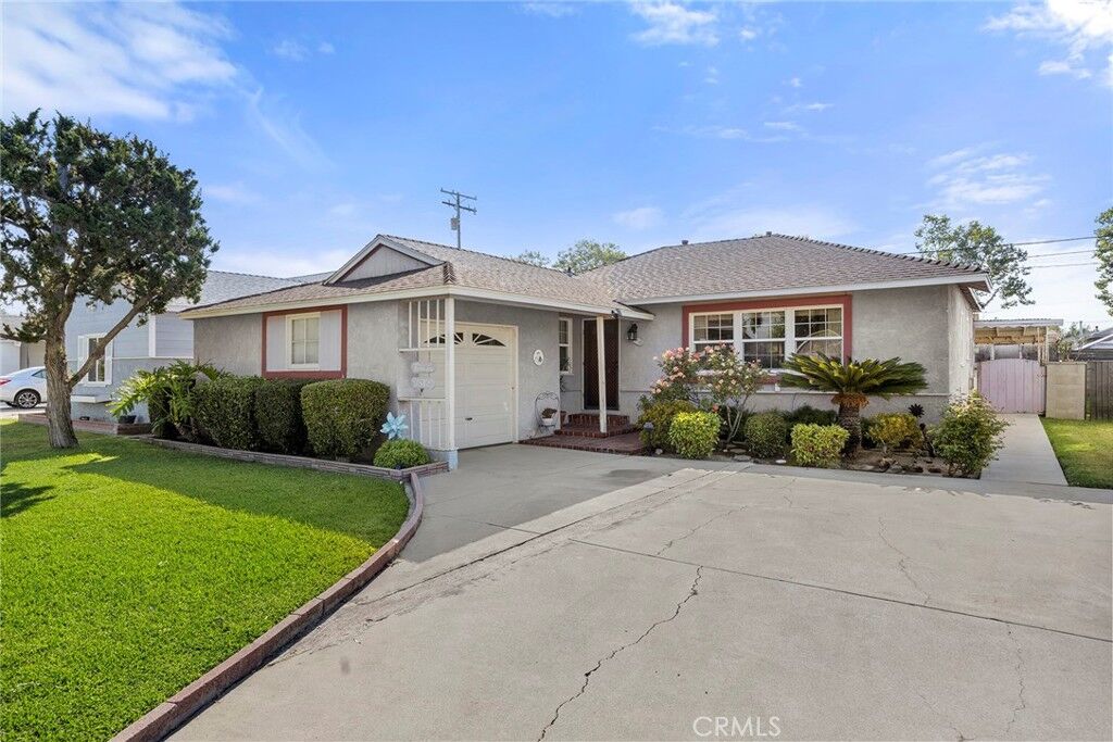 Property Photo:  7512 Kengard Avenue  CA 90606 