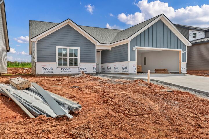 Property Photo:  2721 Brewster Dr  TN 37042 