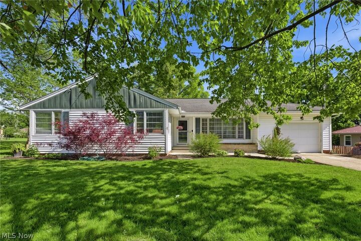 Property Photo: 822 Hoover Drive OH 44805
