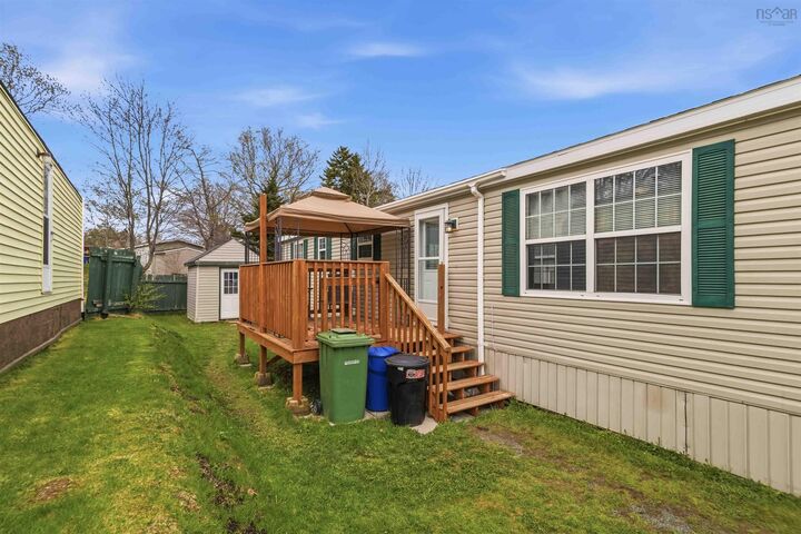 Property Photo: 711 Fern Drive NS B4E 1M1