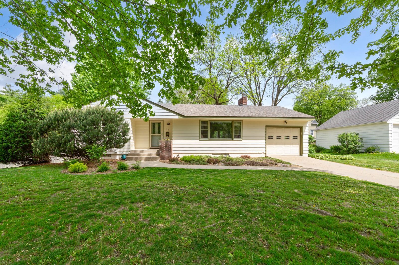 Property Photo:  311 7th Street E  MN 55057 