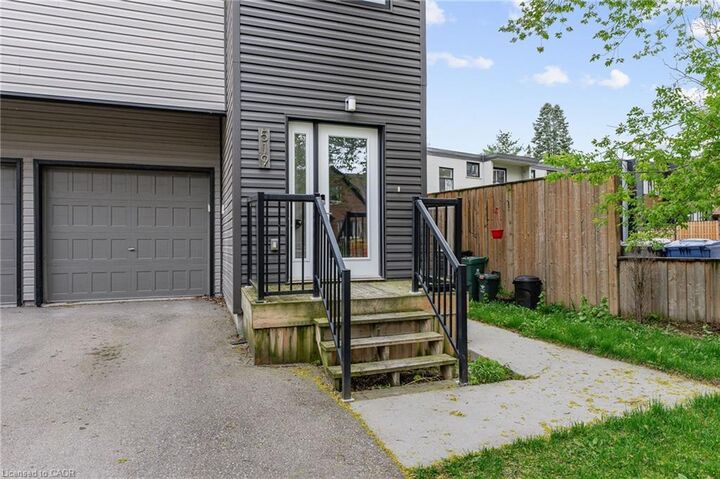 Property Photo:  519 Duke Street W Upper  ON N2H 3Y7 